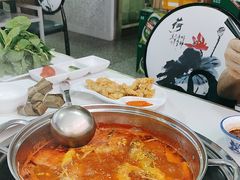 -苗岭鱼乡贵州凯里红酸汤鱼火锅