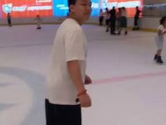 -奥山冰场(奥山世纪城店)