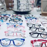  第一次来 . 以后就在这配镜了