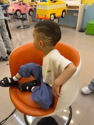 -爆米花儿童美发乐园