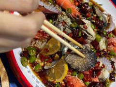 -老东镇啤酒屋海鲜加工·蒸汽海鲜·海鲜烧烤(台东店)