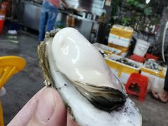 -蚝哥花姐湛江烤生蚝(美丽湾市场店)