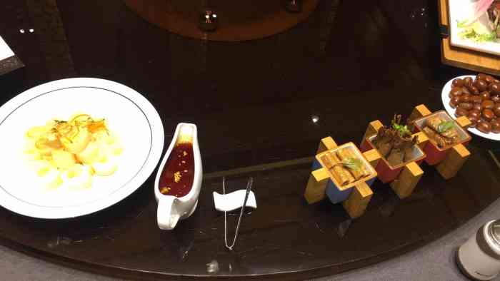 伊兰盛鼎-"开了十几年的高品质店,鸡煲的口味绝对正宗.