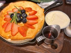 草莓奶油松饼-岚山早餐公司BREAKFAST COMPANY(武定路店)