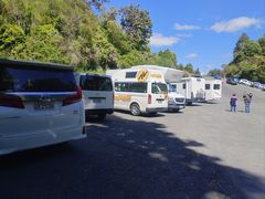 -怀托摩萤火虫洞