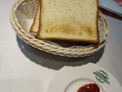 烤切片白面包-小白桦西餐厅