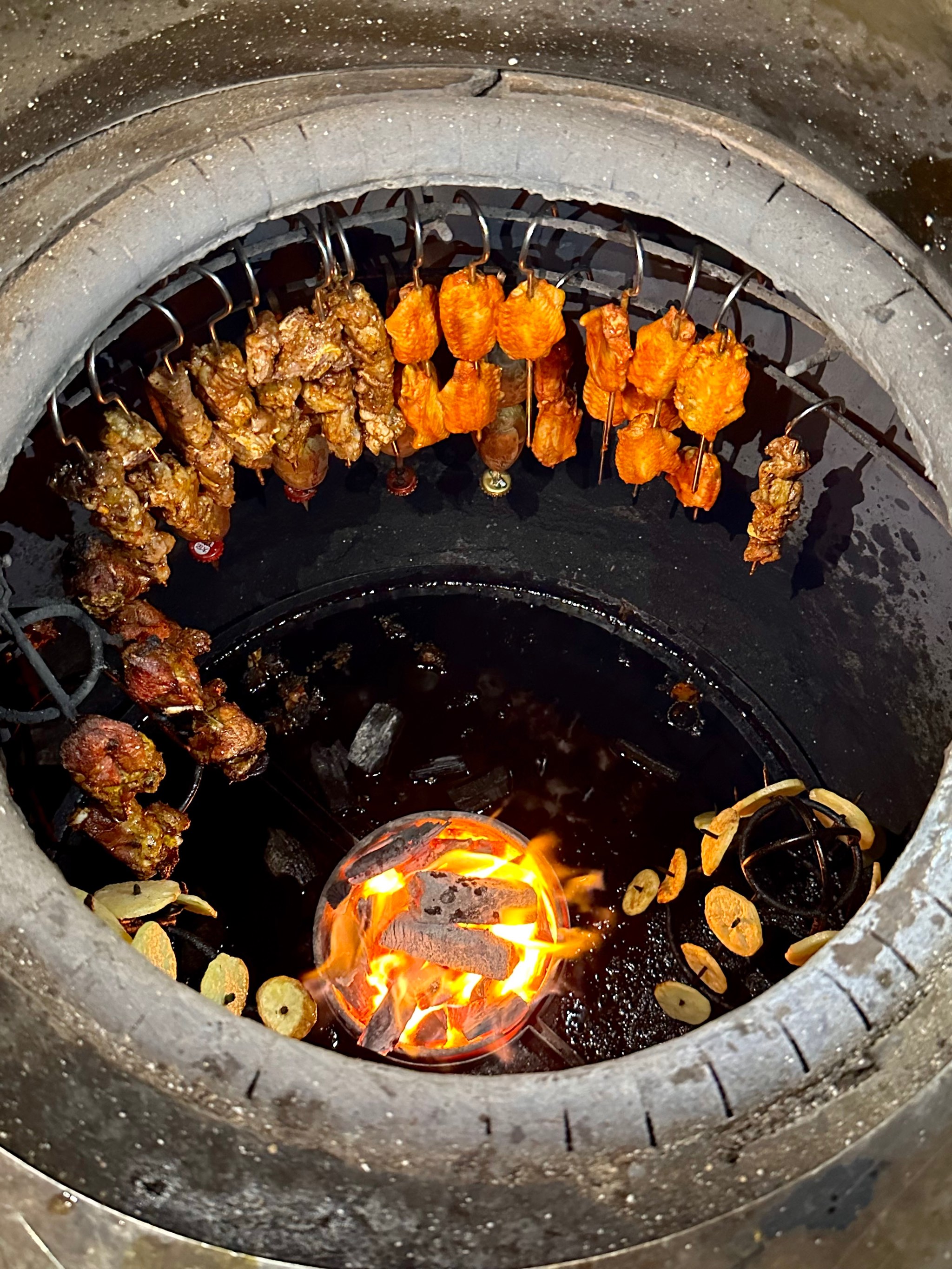 在苏州!新疆小伙伴带我来的馕坑烤肉