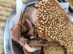 烧饼夹肘子肉-老四烧饼铺(丽源路店)