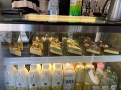 面包甜点陈列柜-BE NORMAL CAFE(霞溪路店)