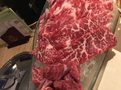 安格斯牛肉-鲜入围煮花胶鸡海鲜火锅