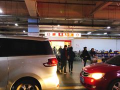 -大润发杨浦店-停车场