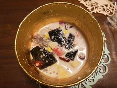 -津椰本·海南正宗椰奶清补凉(店一店)