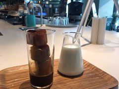 黑砖拿铁-dotcom coffee古点咖啡(致真大厦店)