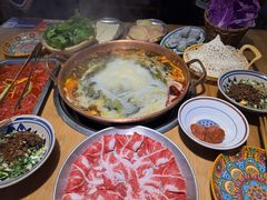 -洱火云南酸菜牛肉火锅(石景山当代商城店)