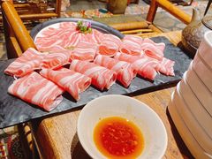 -老牌坊云南鱼豆花火锅(爱建店)