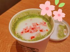 樱花草莓茶拿铁-星巴克(北京南站2B检票口)
