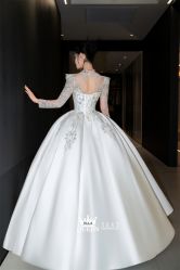 点击看大图 -艾拉·女王婚纱礼服馆