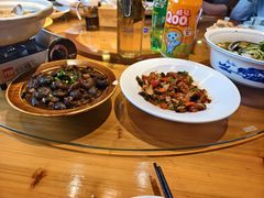 -头上红煨盐鸡·非遗院子餐厅