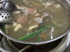 -老石黑山羊毛驴肉火锅(金凯广场店)