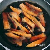 倒入60毫升左右清水搅拌