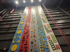-极限PLAY运动娱乐新世界·团建派对潮玩休闲馆·室内蹦极高空游乐园