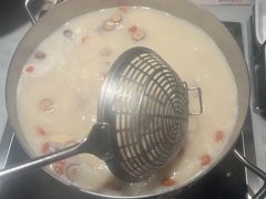 -尚尚仙·酸汤猪手·猪肚鸡火锅(华联万柳购物中心店)