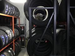 -家乐福南翔店停车场