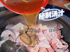 -老刘生态大鱼坊铁锅炖鱼(赛马场店)