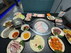-佰烧海鲜烤肉火锅自助(台东步行街店)