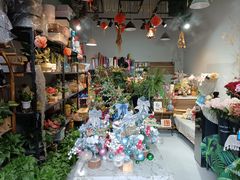 -何兮花店·气球派对鲜花店(马桥银春路万科城店)