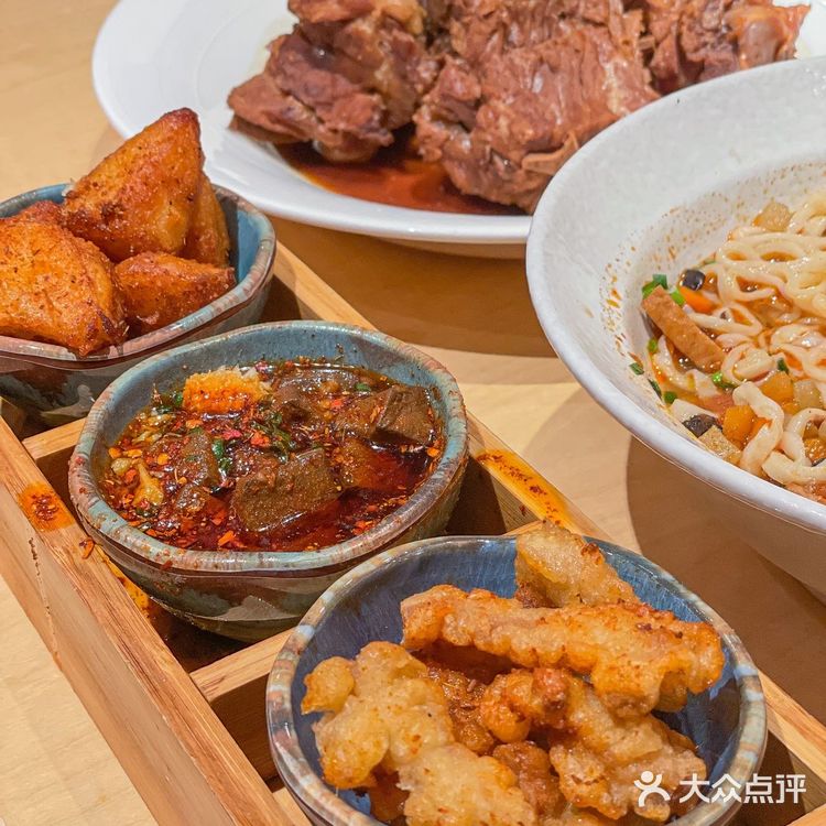 · 餐牌上80多道西北美食 人均 45
