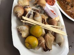 -东海岸人工湖美食村