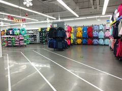 -迪卡侬(西三旗店)