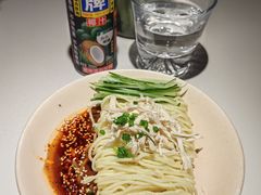 鸡丝凉面-麻六记(新天地店)