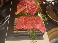 -山川小町·极番烧肉(新地假日广场店)