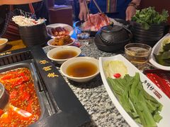-老牌坊云南鱼豆花火锅(哈西万达店)