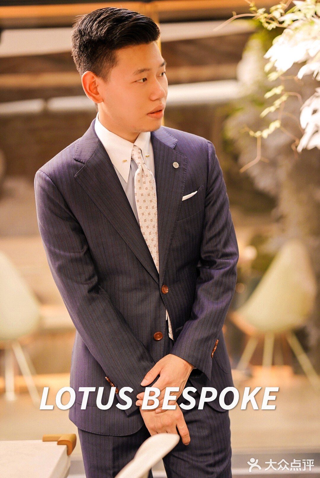 商务装最精致的领针衬衫[礼花][礼花]