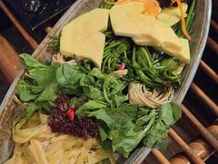 -老牌坊云南鱼豆花火锅(哈西万达店)
