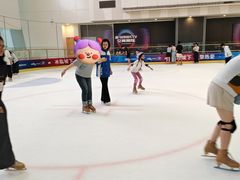 -冰纷万象滑冰场(二七万象城店)