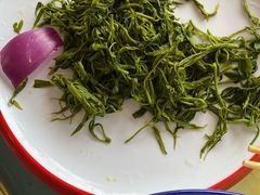 -华龙特色大骨鸡农家菜馆