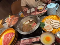 -牛YO寿喜烧·铁板烧和牛火锅自助(市府恒隆店)