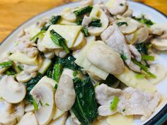 雪菜蘑菇时笋炒肉-百家鲜·杭帮菜