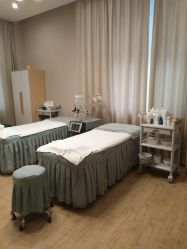 -新蝶变皮肤管理中心