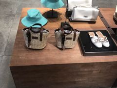 -URBAN REVIVO(西安Momopark店)