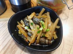 酸笋炒螺蛳-亚皆老街南宁老友粉·米粉(印象城店)