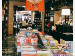 -钟书阁(松江泰晤士小镇店)