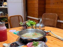 -苗阿哥酸汤牛肉火锅(体育场店)