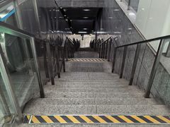 -陆家浜路(地铁站)