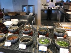 自助调料区-索菲特酒店 · 云尚天际自助餐厅