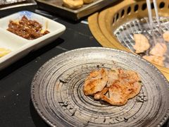 -山川小町·极番烧肉(新地假日广场店)